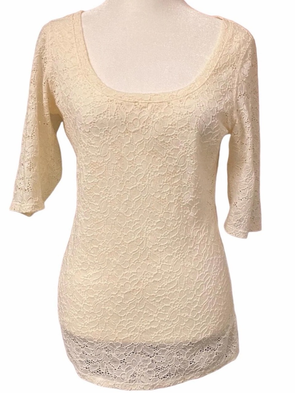 Express Lace Balletcore Coquette Cream Color Lace 3/4 Sleeve Top Sz Medium F27